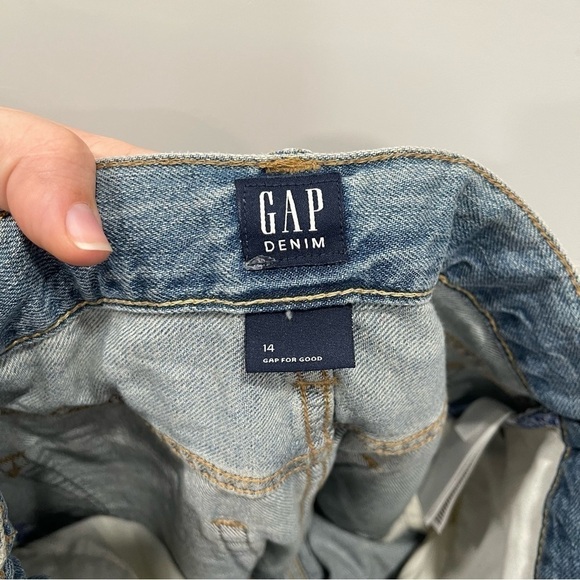 Gap 5 Pocket Light Wash Distressed Denim Shorts Size 14 Raw Hem - Picture 9 of 13